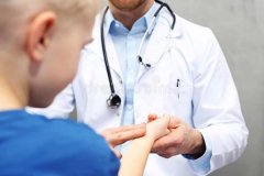 给孩子上户口需要到什么地方去做